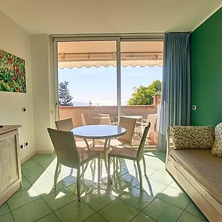 Ancora Aparthotel 3*