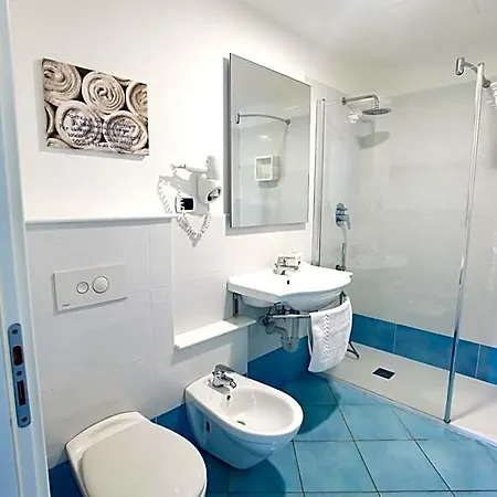 Hotel Ancora 3*